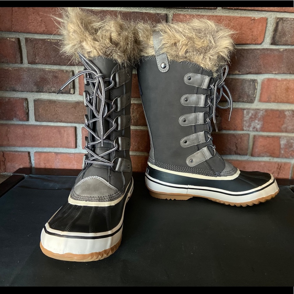NWOT JBU Edith Boots